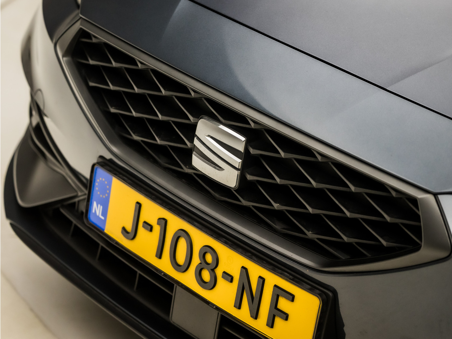 48648982-29.jpg