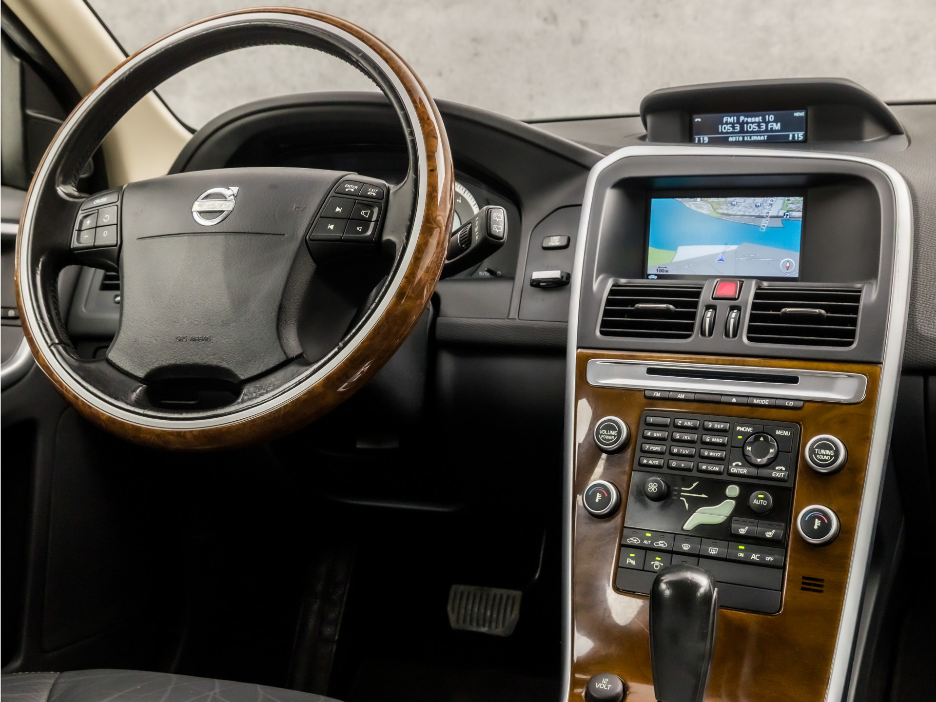 48650421-6.jpg